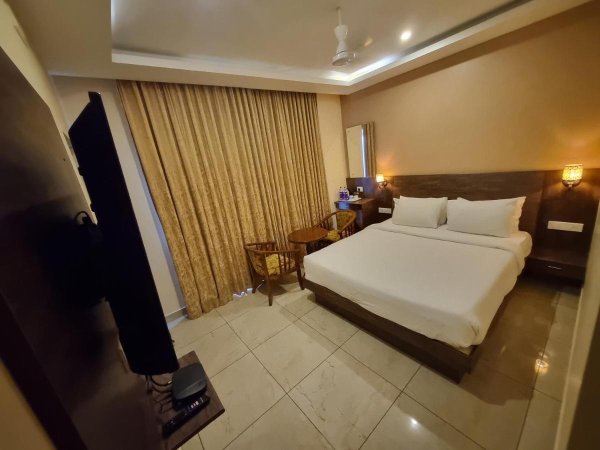 Hotel Plutus Residency Auroville Esterno foto