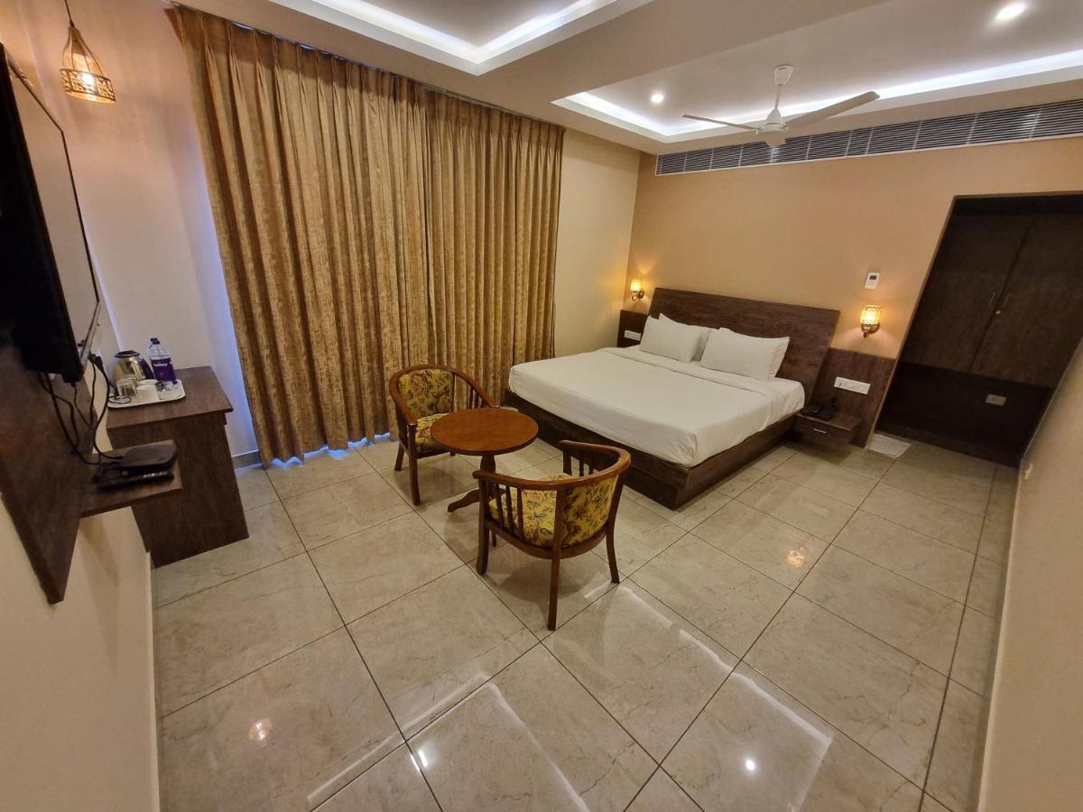 Hotel Plutus Residency Auroville Esterno foto